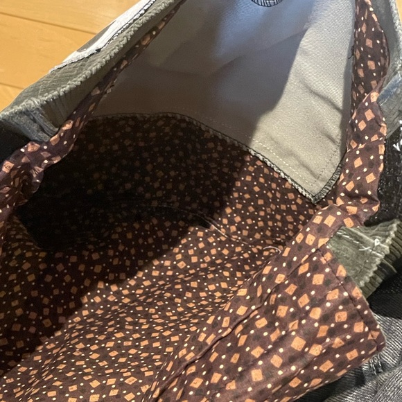 Fun Corduroy Monster bag - Picture 5 of 6